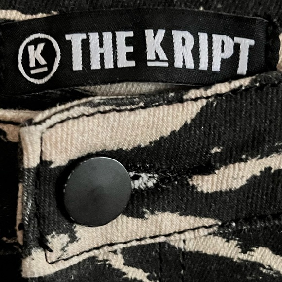 THE KRIPT v waist baggy jeans in abstract zebra - part of a set - Picture 9 of 10